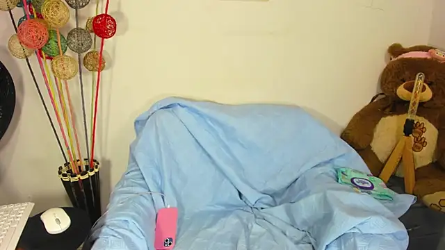 helena_copper_ webcam