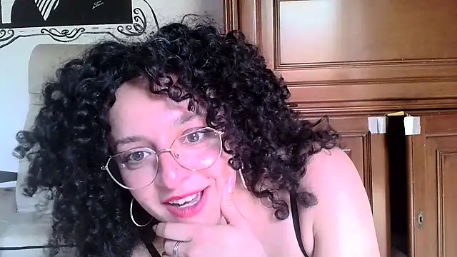 emily_posh (F young) - TUTTA BAGNATA SQUIRT ADDOSSO