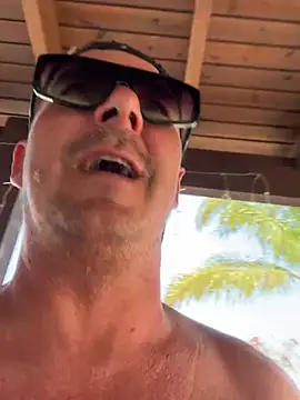 lara_bergmann (Ask my age) - 1 outs clip / last tipper