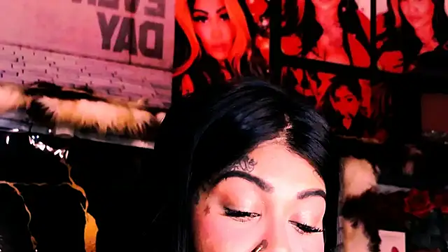 indian_dreamgirl webcam