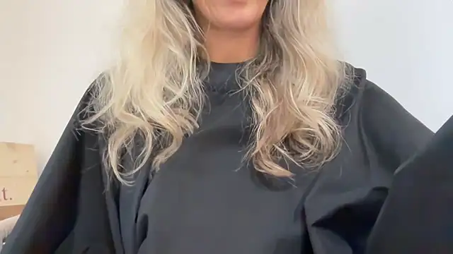 MrsMollyWilde webcam