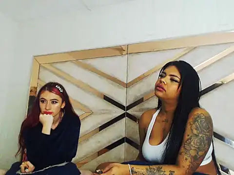 Luna_and_Rose webcam