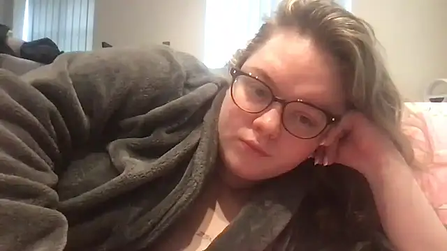 honeyyy24 Stripchat cam model