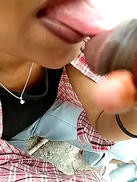 Aadi_ki_Manju webcam