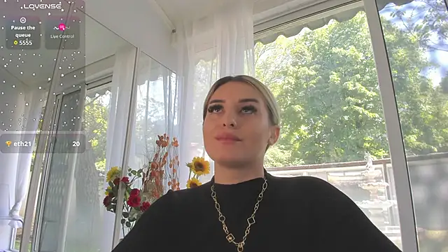 Ella_Vee webcam