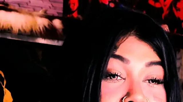 indian_dreamgirl webcam