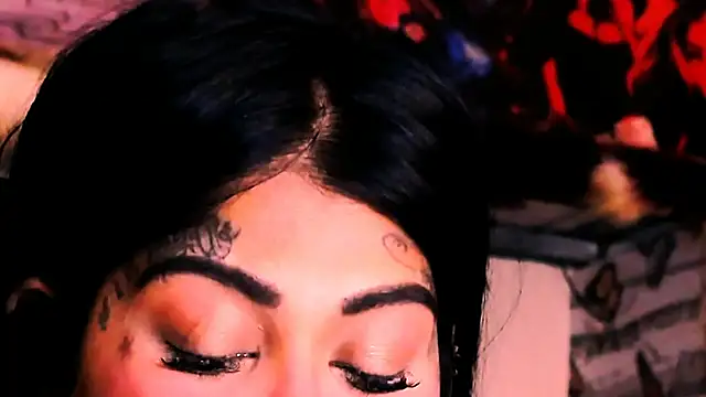 indian_dreamgirl webcam