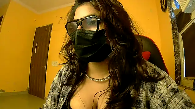 callmeshreya (F young) - fully nude +squirt