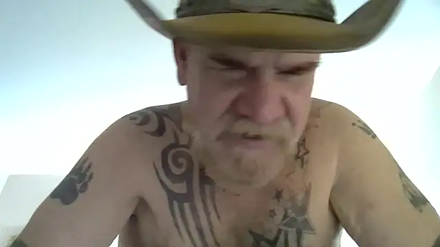 Caesar_Baxter webcam