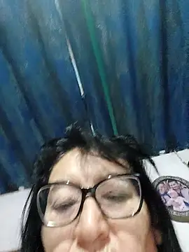 clarita_01 (F mature) - Desnudo y en cuatro