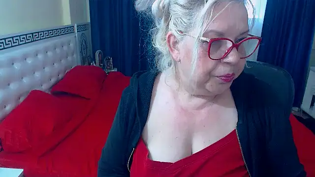 SonyaHotMilf webcam