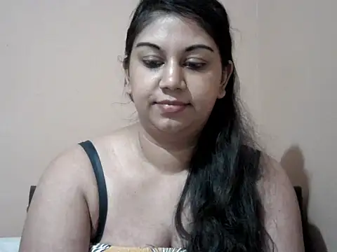 bellachow10 - Bellachow10's free webcam - UK Sex Cams