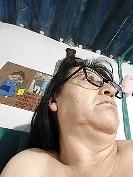 clarita_01 (F mature) - Desnudo y en cuatro