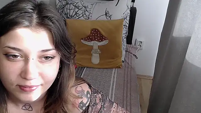 AlienforTwenty webcam