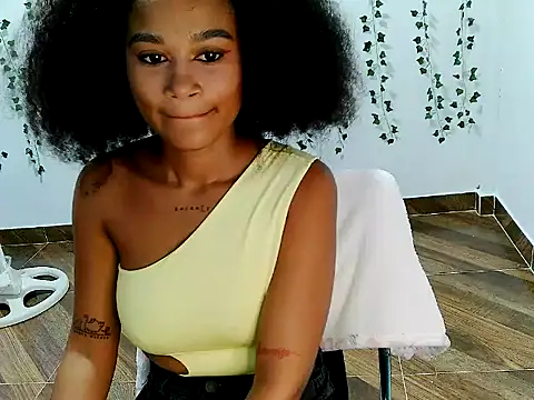 Akemy_Saunders webcam