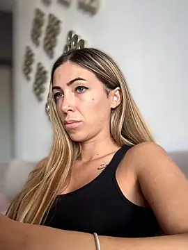 RaquelleDevon webcam