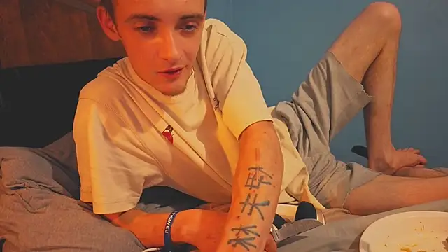 Ilovepussy1911 webcam