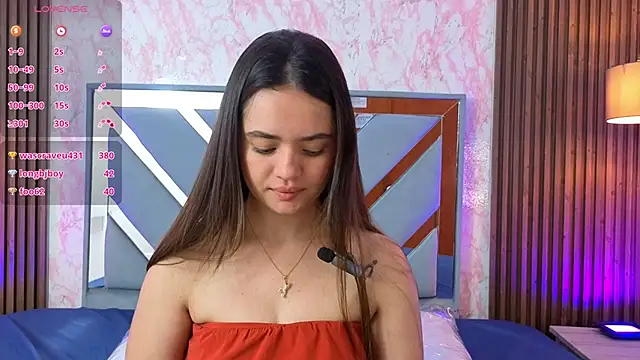 LittleeSara18 webcam