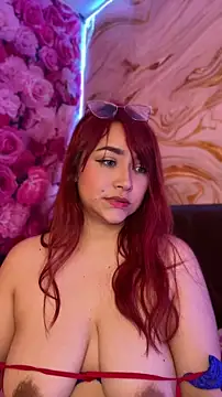 SweetLittleRed webcam