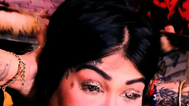 indian_dreamgirl webcam