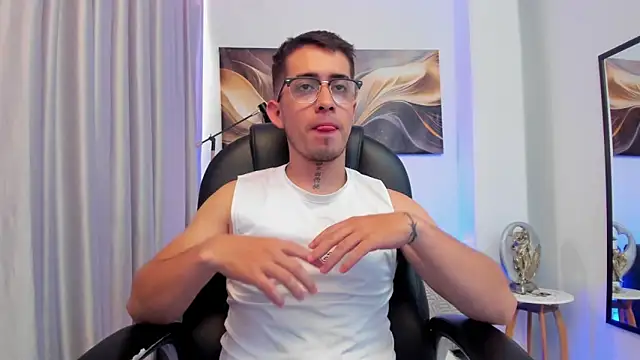 Tommas_Jhonson webcam