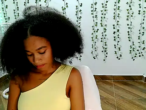 Akemy_Saunders webcam