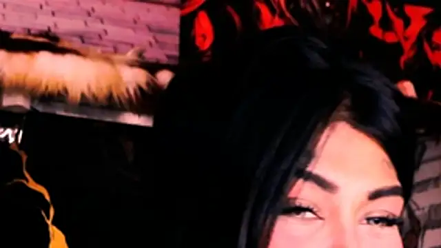 indian_dreamgirl webcam