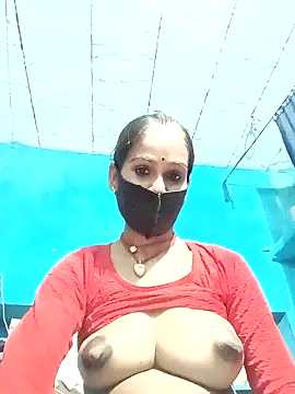 Nandani-758 webcam