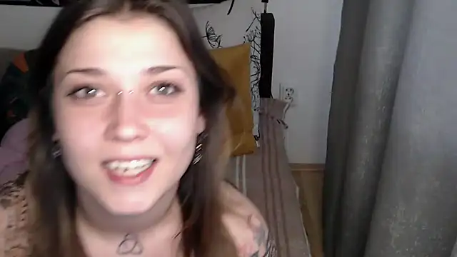 AlienforTwenty webcam