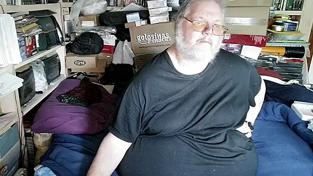 hadeszeuss2 (M mature) - #beardy #big #big-balls #brunettes #hairy #hd #masturbation #mature #small-audience #small-cock #spanish #spanish-speaking #straight #uncut #white