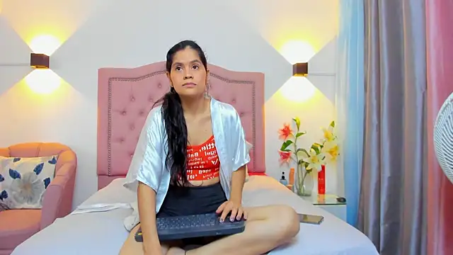 paulynavera - Paulynavera's free webcam - UK Sex Cams