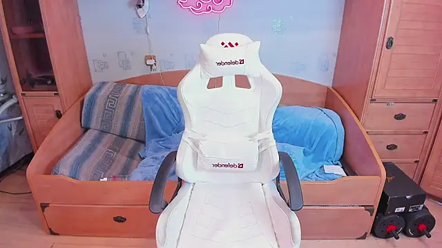 Dexter_Bennett webcam