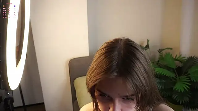 clarinecasebolt (F teen) - take this shirt off me