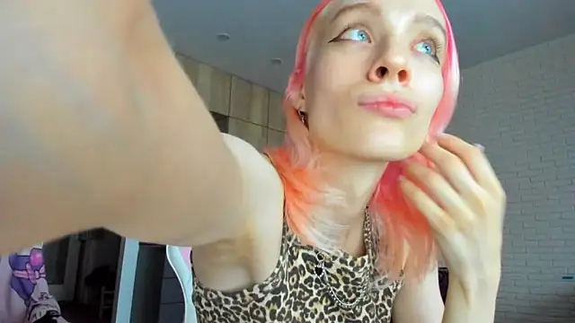 _Alice_Kitty Live Webcam on Stripchat