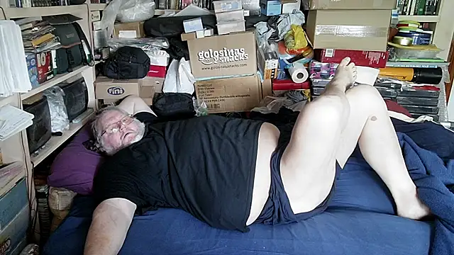 hadeszeuss2 (M mature) - #beardy #big #big-balls #brunettes #hairy #hd #masturbation #mature #small-audience #small-cock #spanish #spanish-speaking #straight #uncut #white