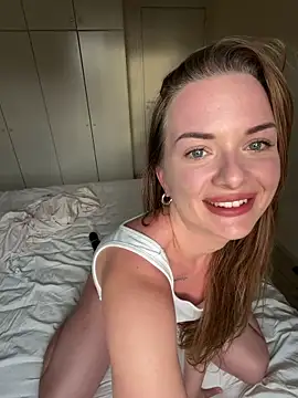 ElenaRebelle live sex cam