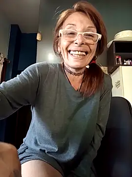 Webcam Model (FrozenWaffle) is live