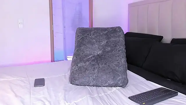 valeria__lewiis webcam