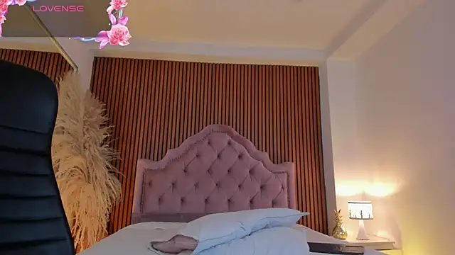 carolinefyre - CarolineFyre's free webcam - UK Sex Cams