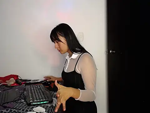 charlottekiss99 (F young) - dance and 🔥naked😈