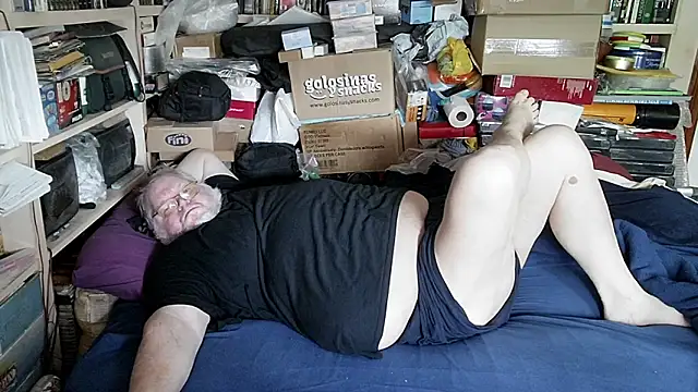 hadeszeuss2 - Hadeszeuss2's free webcam - UK Sex Cams