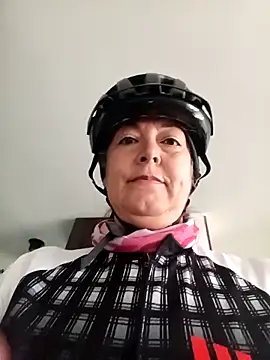 Webcam Model (emma_tour)  is live.Free join now!