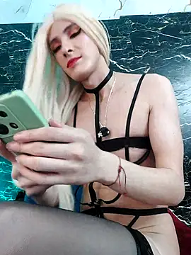 crislingery_dolli webcam