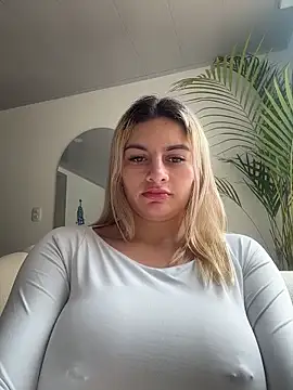 AtheneaRossi live sex cam