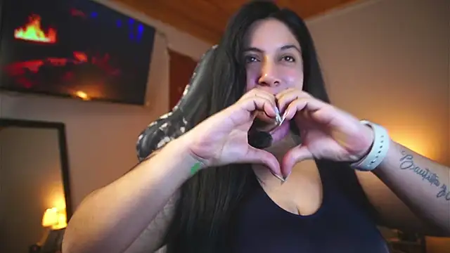 coraline_latin webcam