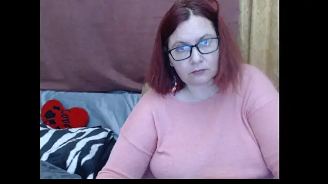 PlayfullMature webcam