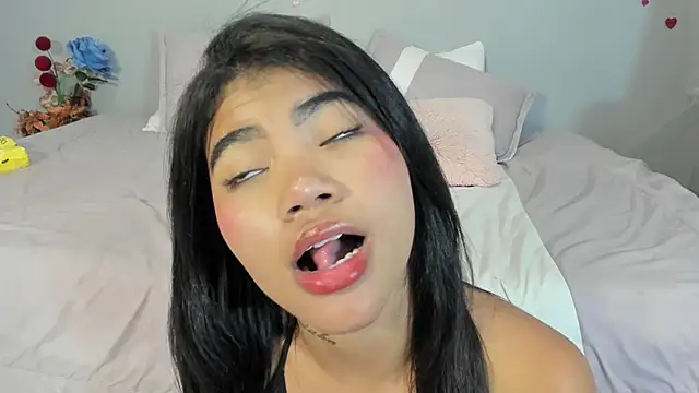 pauletew10 - PauleteW10's free webcam - UK Sex Cams