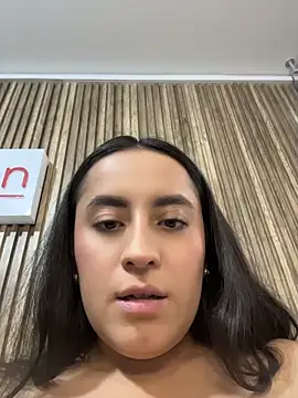 Antonella_Juliet... Live Webcam on Stripchat