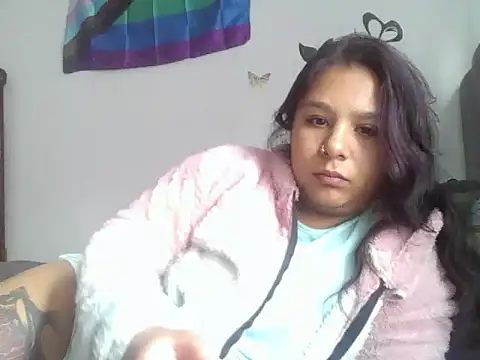 Charis_21 webcam