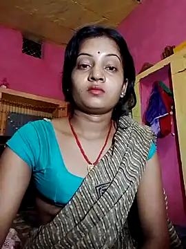 hot_bbbb (F young) - Wtsp show  not ilable